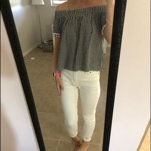 Off the shoulder top⚫️